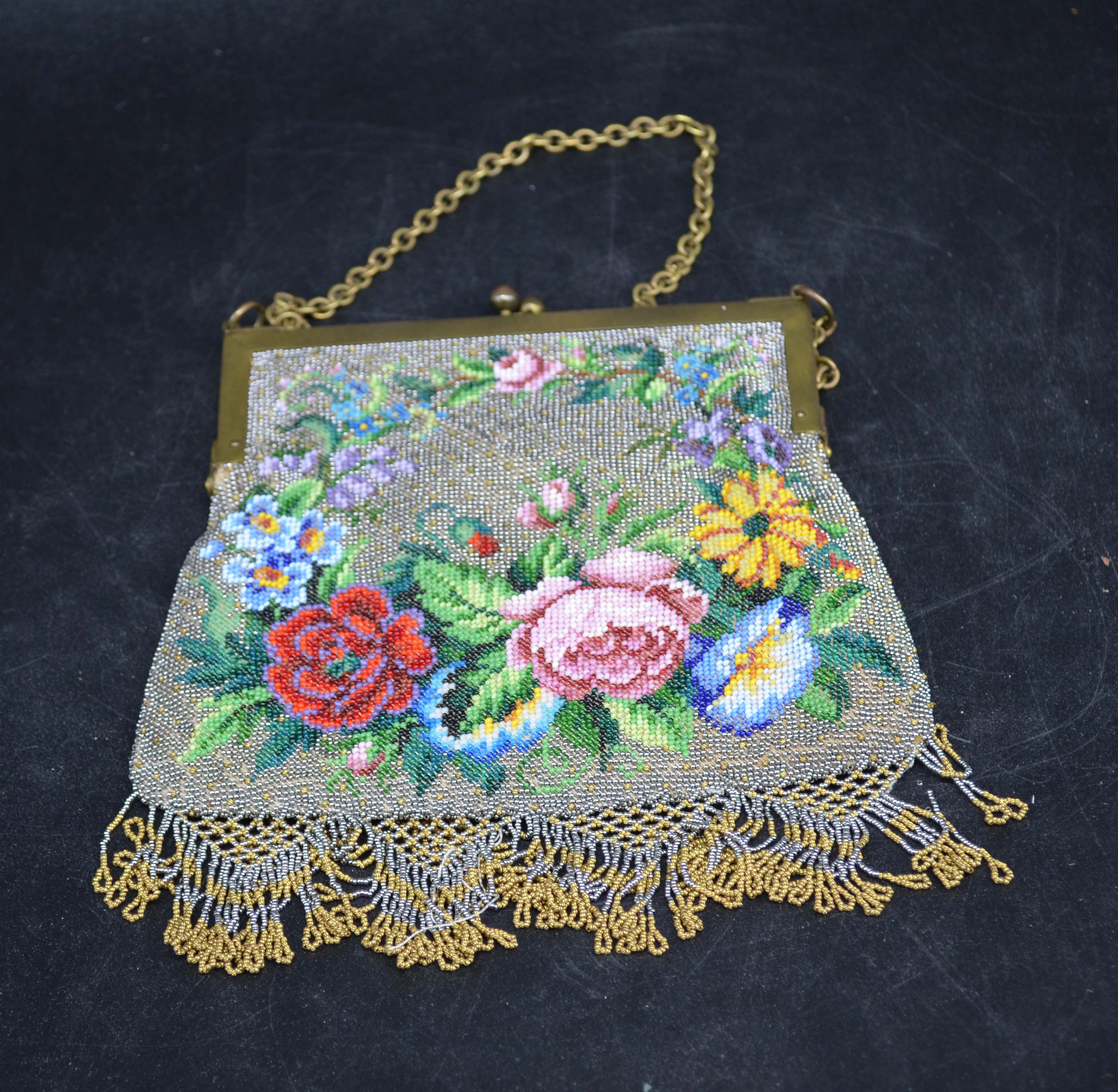 floral%20beaded%20purse